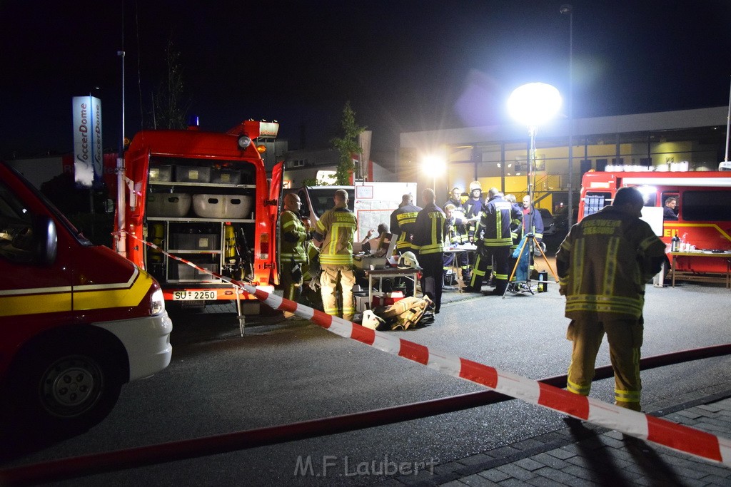 Grossbrand Halle Troisdorf Kriegsdorf Junkersring P640.JPG - Miklos Laubert